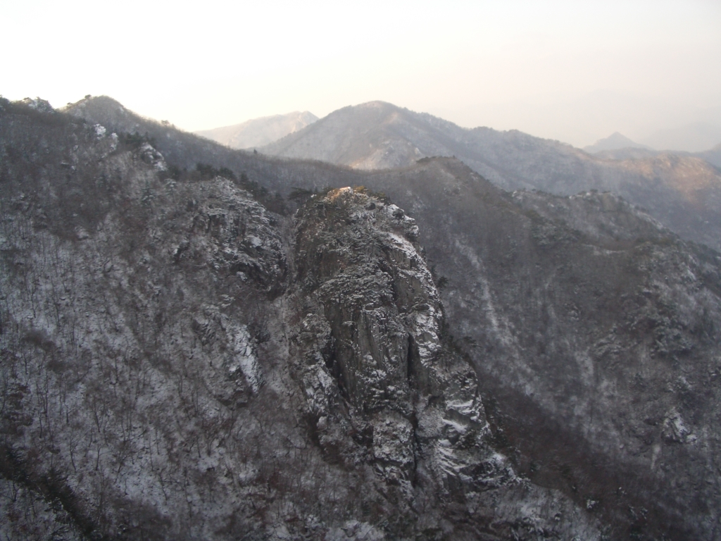 독수리 바위 이미지