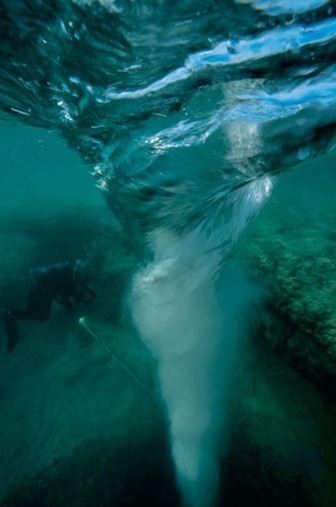 블루홀(BLUE HOLE) 이미지