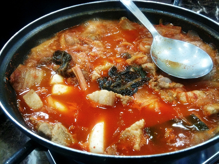 통돼지 두루치기 김치찌개 전문점 이미지