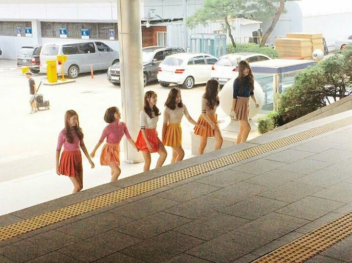 오늘자 뮤뱅 너 그리고 나 활동 마무리하는 여자친구 | 인스티즈