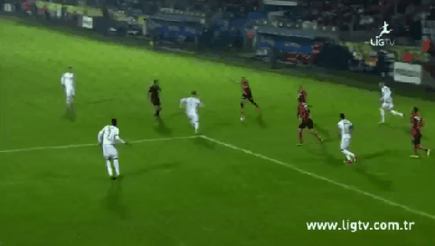 아직 살아있는 스네이더의 오른발 | 인스티즈