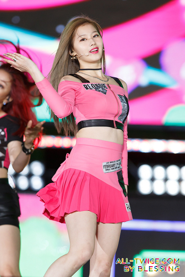 상+은근한 색기+귀여움으로 개인적으로 취향저격하는 트와이스 멤버.jpg | 인스티즈