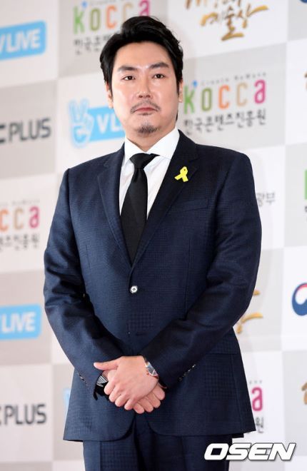 오늘자 멋진 조진웅... | 인스티즈