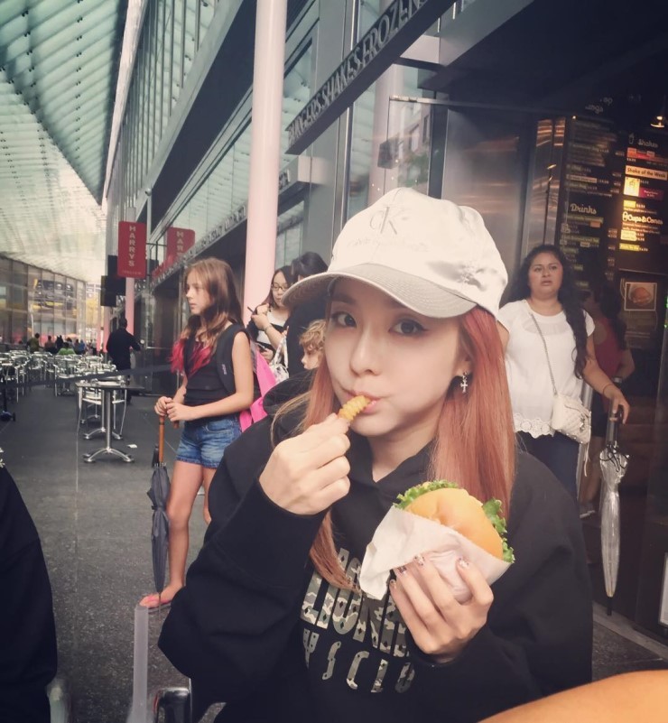 남자들이 탐낼만한 아이템 많은 산다라박 사복 패션.jpg | 인스티즈