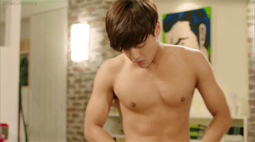 강하늘 드라마 몸매노출ㄷㄷㄷ.gif | 인스티즈