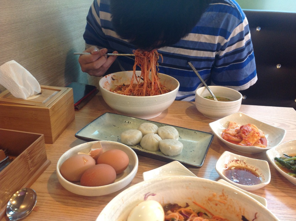 국시와막걸리 이미지