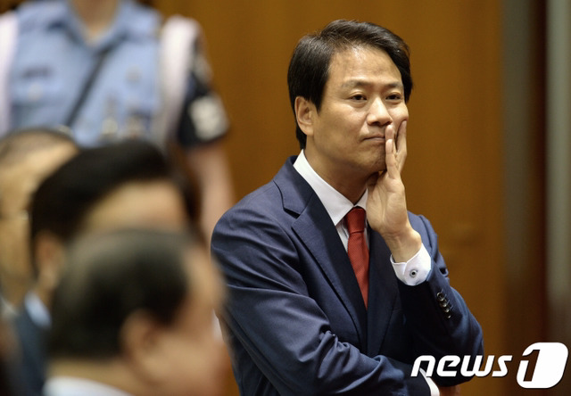 종석아 얼굴이 왜그래?? 무슨일 있어?? | 인스티즈