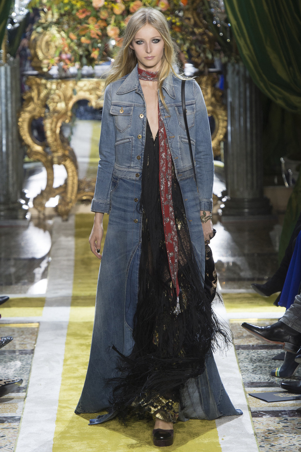 Roberto Cavali 2016 FallWinter RTW Milan | 인스티즈