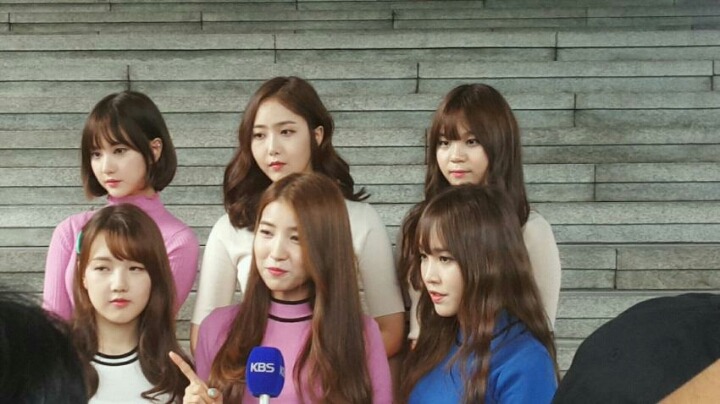 오늘자 뮤뱅 너 그리고 나 활동 마무리하는 여자친구 | 인스티즈