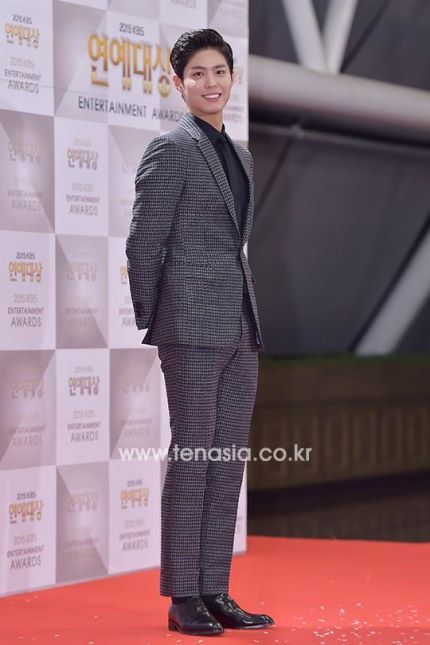 연예대상 신인상 받은 박보검 | 인스티즈