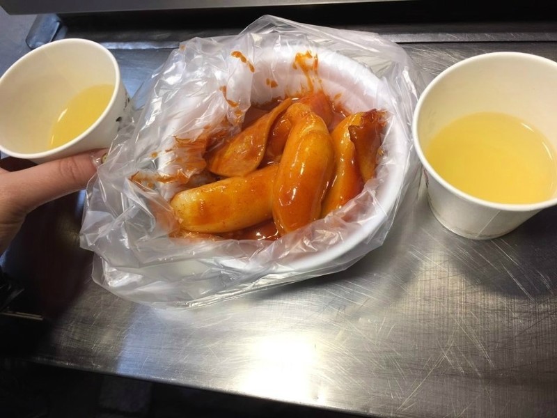 [떡볶이] 이젠 예전만큼 수요가 없는 것 같은 길거리(포장마차) 떡볶이 | 인스티즈
