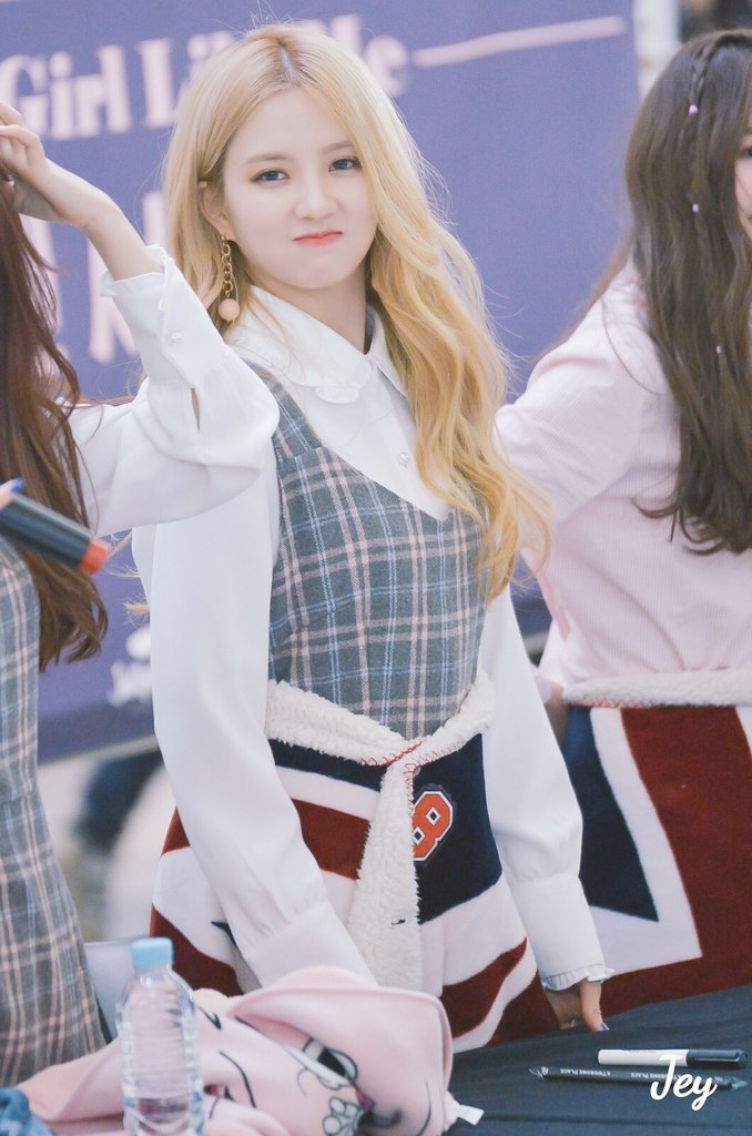 대륙에서 온 미녀 구구단 샐리 팬싸 사진ㄷㄷ.JPG | 인스티즈