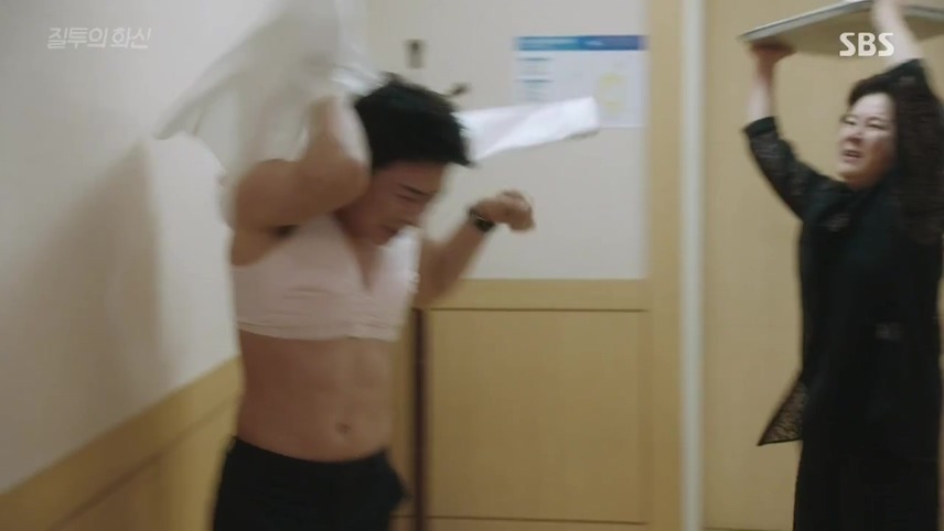 [질투의화신] 브라자 입었다고 엄마한테 쥐어터지는 조정석 | 인스티즈