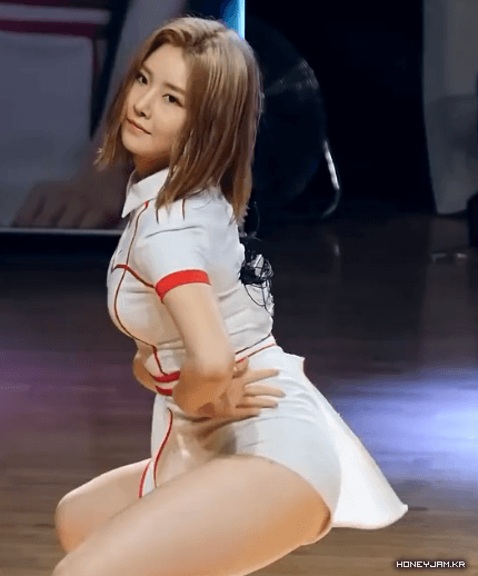 브레이브걸스 유나의 뒤태.gif | 인스티즈