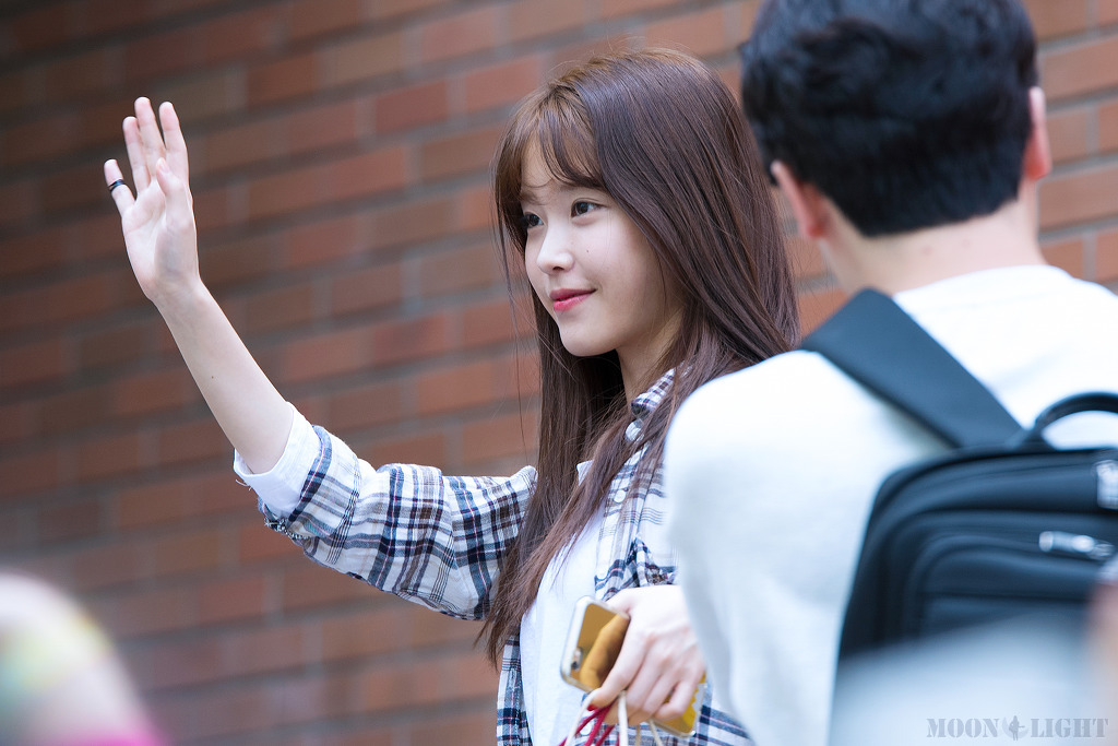 [16.09.18] 아이유 8주년 팬미팅 현장.jpg | 인스티즈