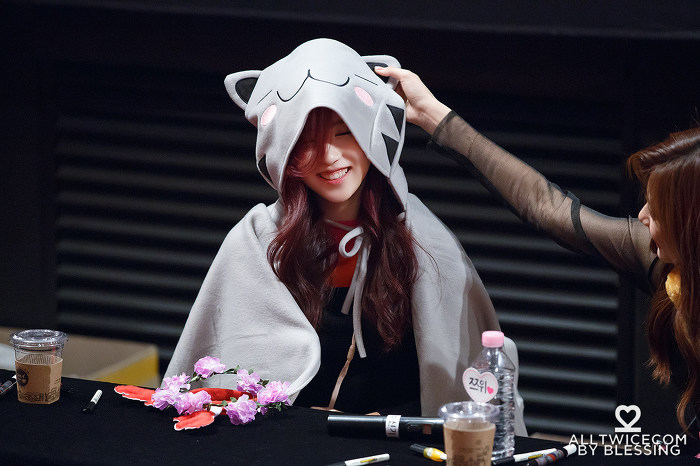 트와이스 채영 덕후.gif | 인스티즈