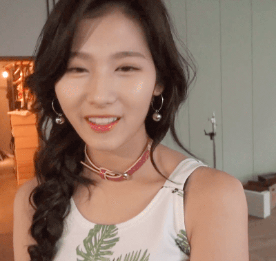 [twice] 오늘자 미나토자키 사나 움짤.gif | 인스티즈