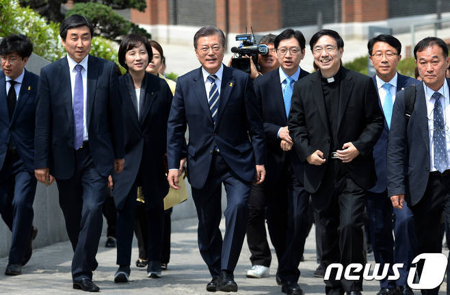 문재인 부활절 미사 명동성당 | 인스티즈