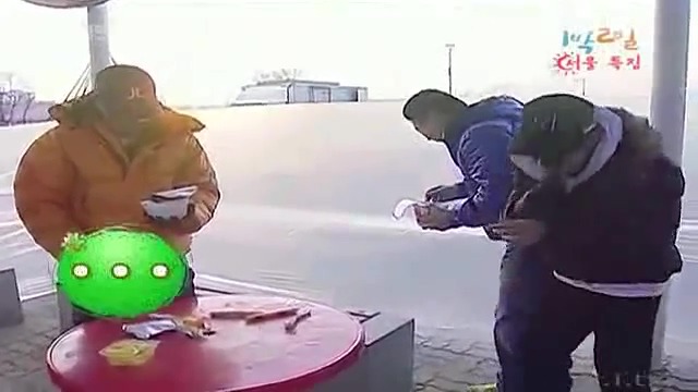 [1박2일] 한강에서 컵라면 먹방 은초딩의 천재적인 라면 뺏어먹기 jpg | 인스티즈