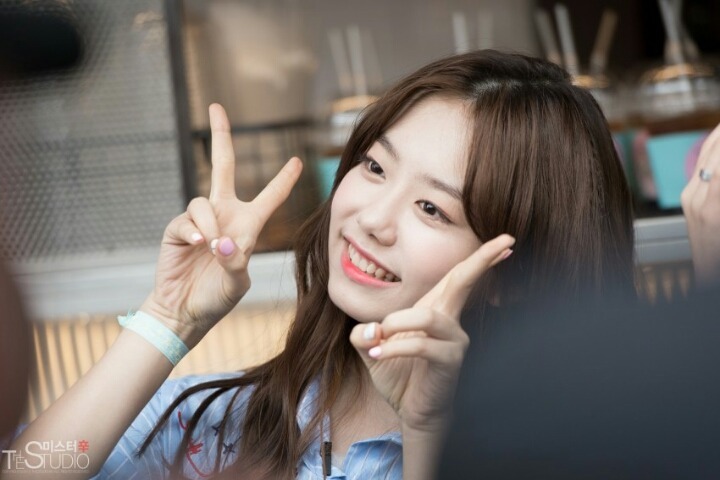 아이오아이 김소혜가 가지고 있는 분위기 | 인스티즈