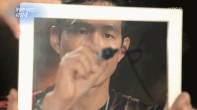 [데이터주의] 남배우들에게 립스틱을 발라보라고 하면.gif | 인스티즈