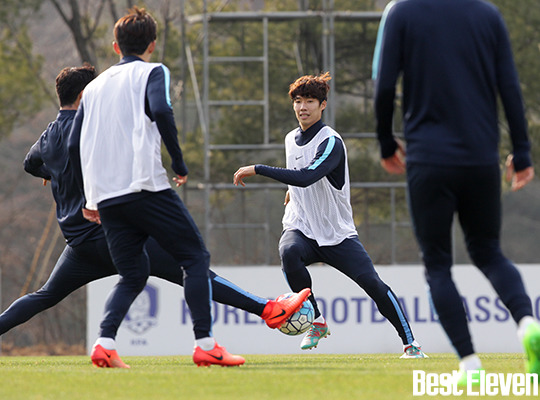 오늘자 굳은 표정으로 회복 훈련하는 축구대표팀 | 인스티즈