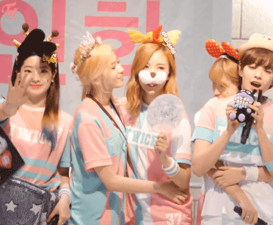 내츄럴 찐따미의 정점을 보여주는 트와이스 멤버 (움짤多) | 인스티즈