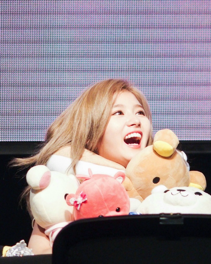 사람 좋아하는 강아지같은 여자아이돌.gif | 인스티즈