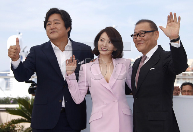 오늘자 칸영화제 천우희 안올라온거같은짤위주로.jpg | 인스티즈