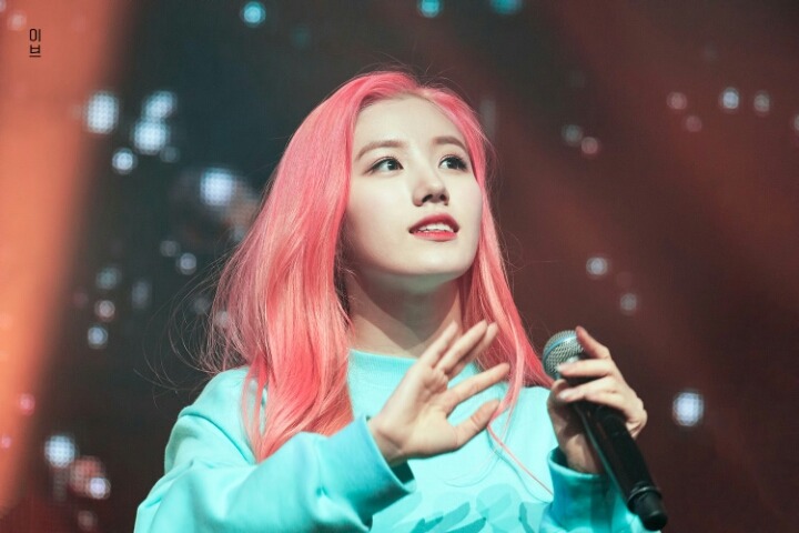 핑크핑크한 프리스틴 시연 | 인스티즈