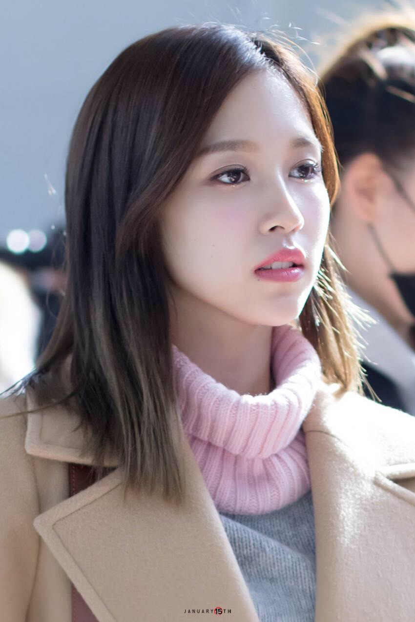 모모링히잉...가기싫어라고 말하는듯한 161111 김포공항 +미나 | 인스티즈