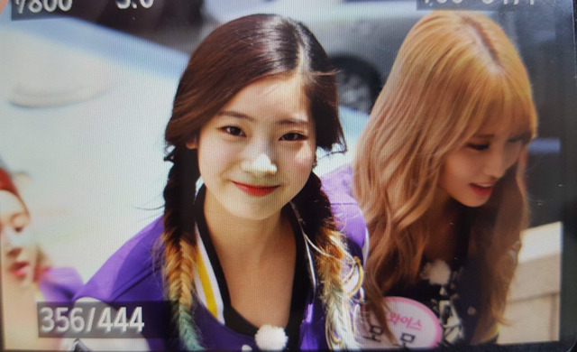 [트와이스] 오늘자 모찌 모찌함이 폭팔한 다현이 뮤뱅 출근길 | 인스티즈