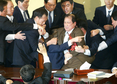 2004년 대한민국 사상 초유의 사태.jpg | 인스티즈