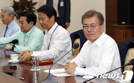  수석보좌관회의+티타임 기사 사진 06/05 | 인스티즈