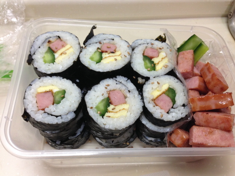 김밥은 애들 소풍의 진리죠