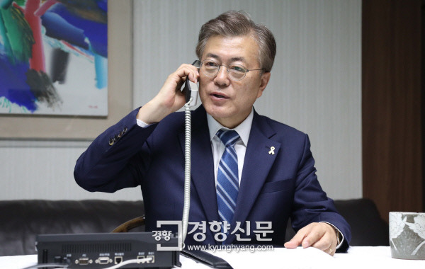 오늘자 문재인 대통령 사진들 .jpg | 인스티즈