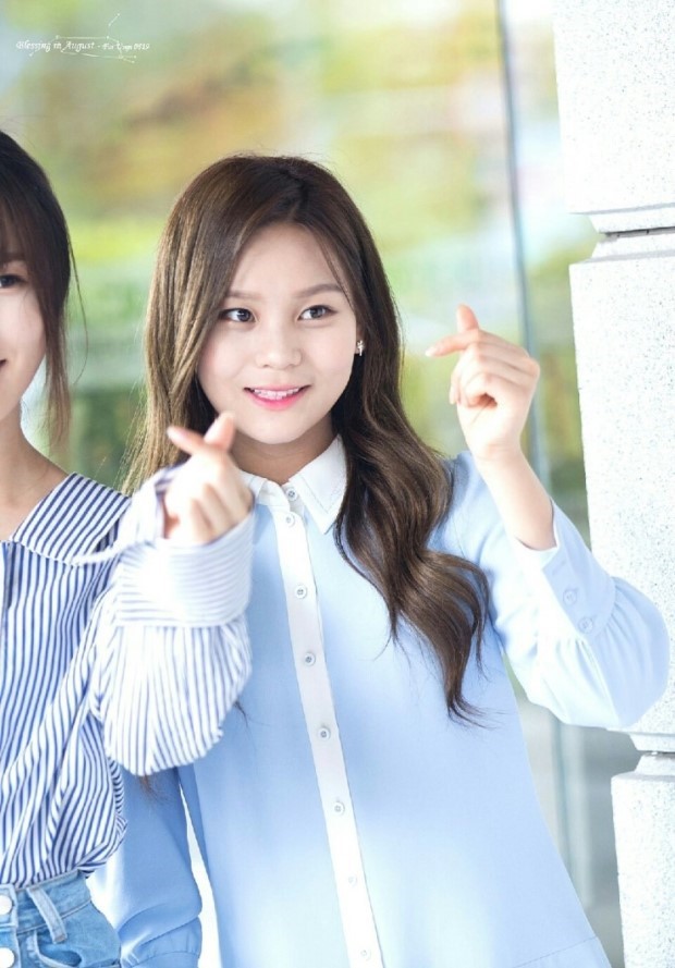 여자친구 엄지 | 인스티즈