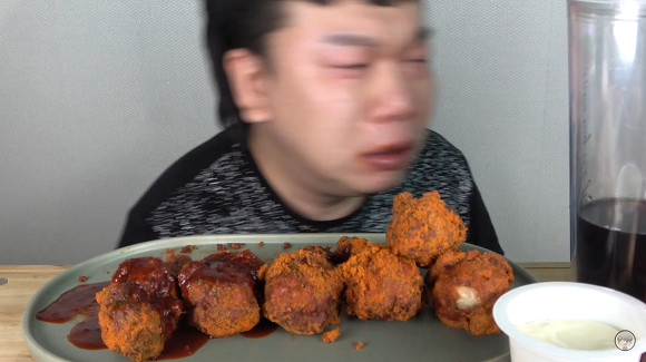 먹방 도중 탈주한 유튜버.jpg | 인스티즈