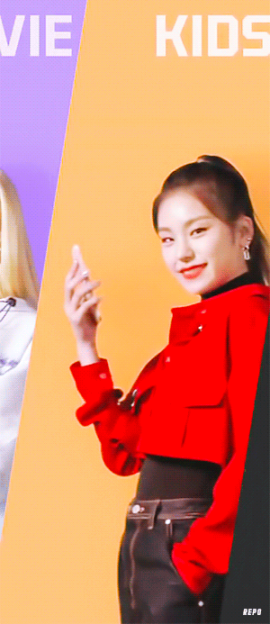 티빙광고 찍은 IZTY 예지.gif | 인스티즈
