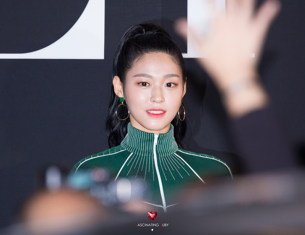 오늘 생일을 맞은 설현이.jpgif | 인스티즈