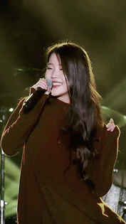 살랑살랑 아이유.gif | 인스티즈