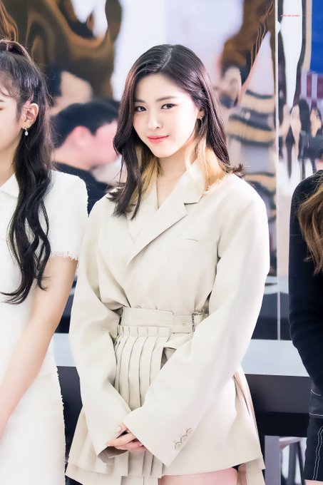 취향저격하던 날의 있지 ITZY 류진 분위기 모음.jpgif | 인스티즈