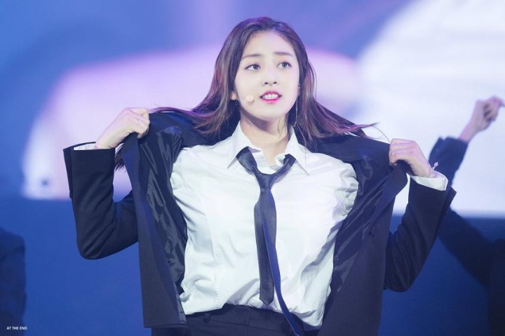 트와이스 팬미팅) 수트입은 트와이스 멤버들 사진 모아옴 ㅇㅇ | 인스티즈
