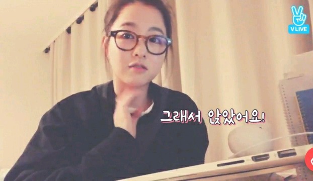지하철 탔는데 옆자리에 본인 영상보는 시민을 만난 박보영 | 인스티즈