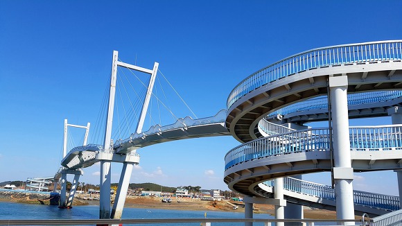 993DE7465C9743CB244BFF