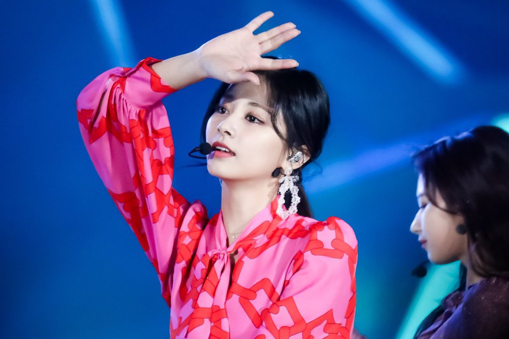머리묶은 쯔위.jpgif | 인스티즈