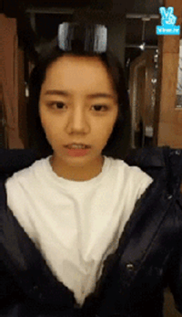 혜리 코 만지는 스타일리스트.gif | 인스티즈