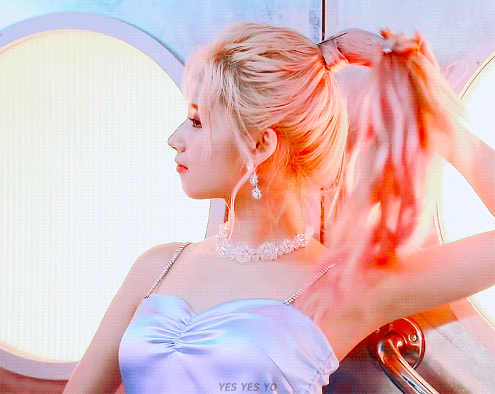 오늘이 생일인 트와이스 사나.jpgif (335장) | 인스티즈