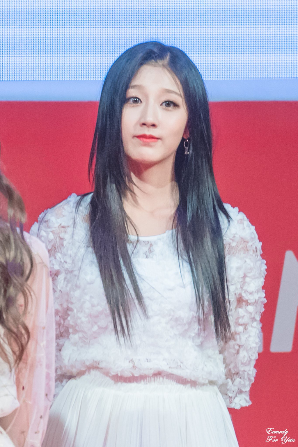 [러블리즈] 친구들이 삼겹살 먹으러 가자고 연락이 와서 예인이 | 인스티즈
