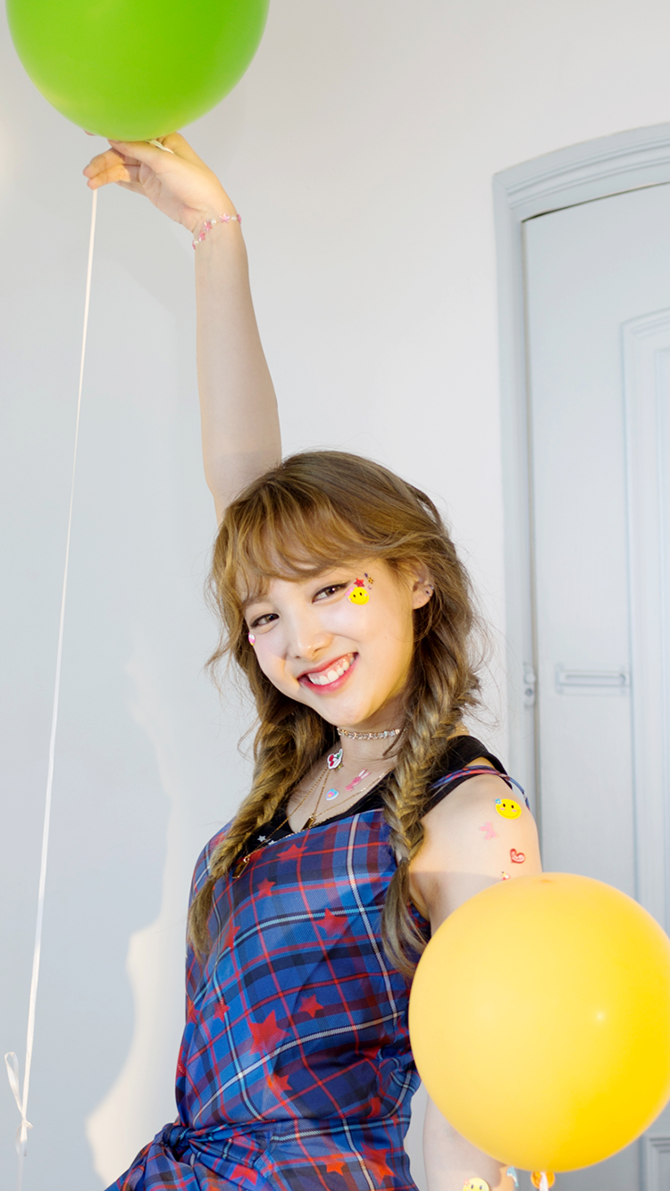 트와이스 Likey 자켓 촬영 폰 배경화면 & 잠금화면. png | 인스티즈